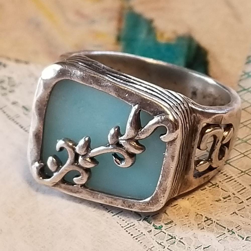 Silpada Sterling Silver & Blue Quartz Ring - Picture 3 of 12